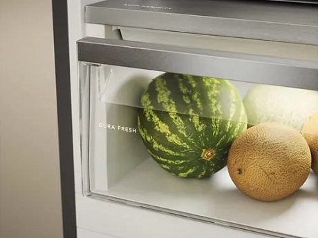 Два ящика зоны свежести Dura Fresh в холодильнике ASKO
