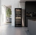 Знает вашу коллекцию вин